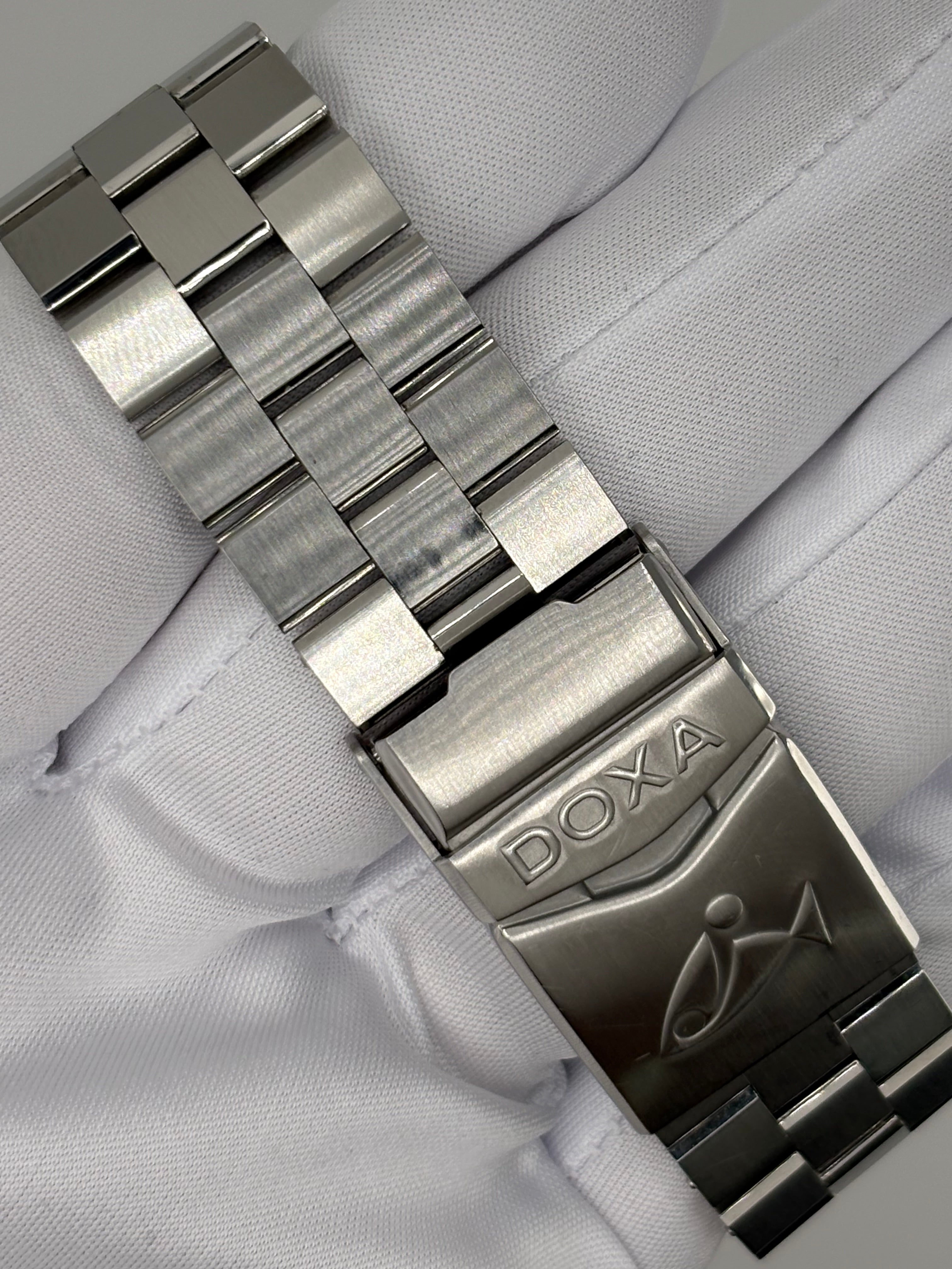 π DOXA SUB 600T Sharkhunter β Full Set β Outstanding Condition β¨