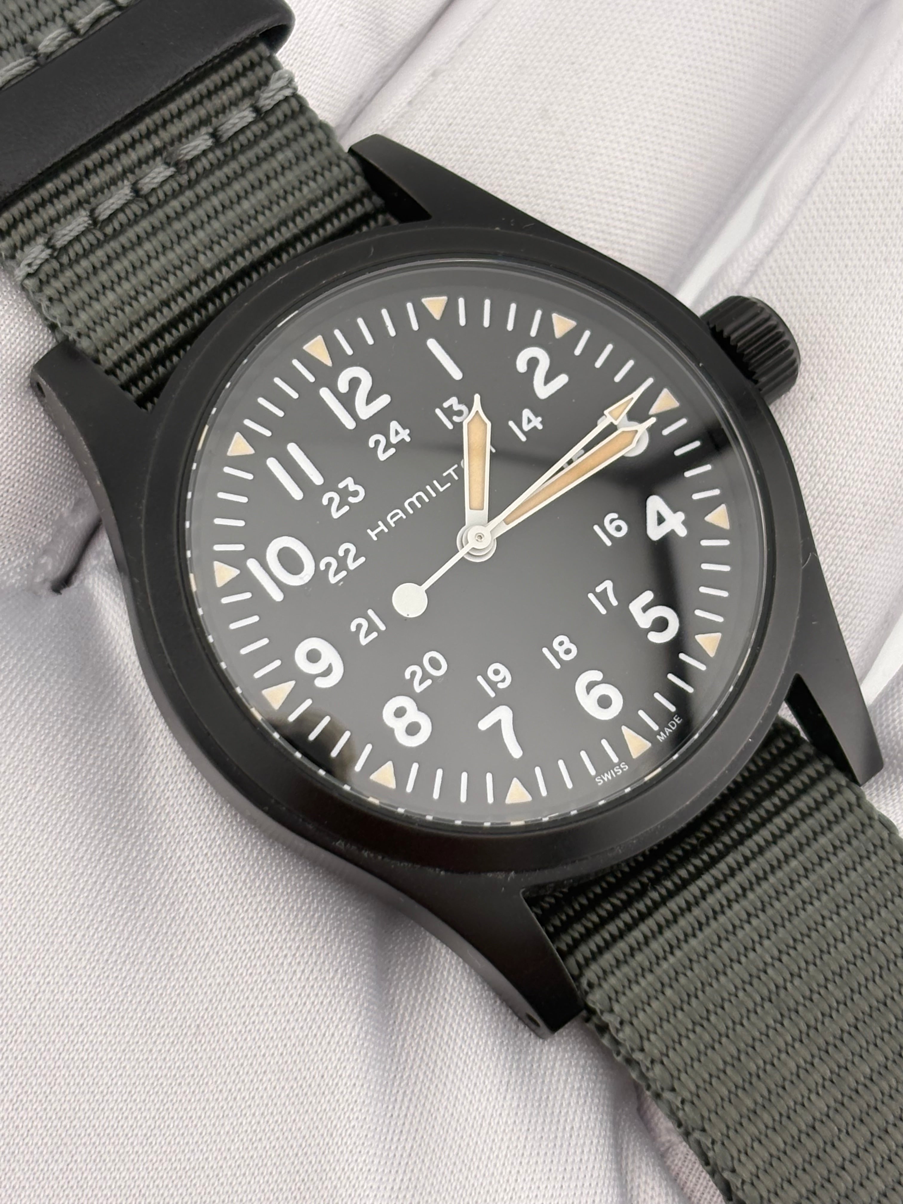 🔹 Hamilton Khaki Field Mechanical
