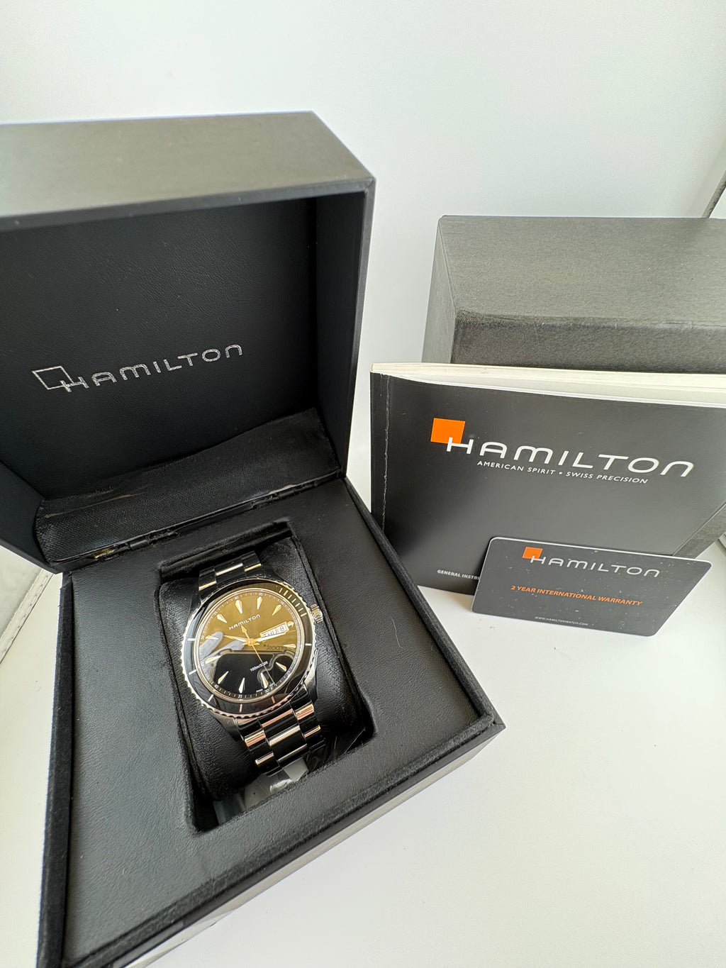 Hamilton Seaview H375110 Quartz 38mm Watch Full Set Great Condition