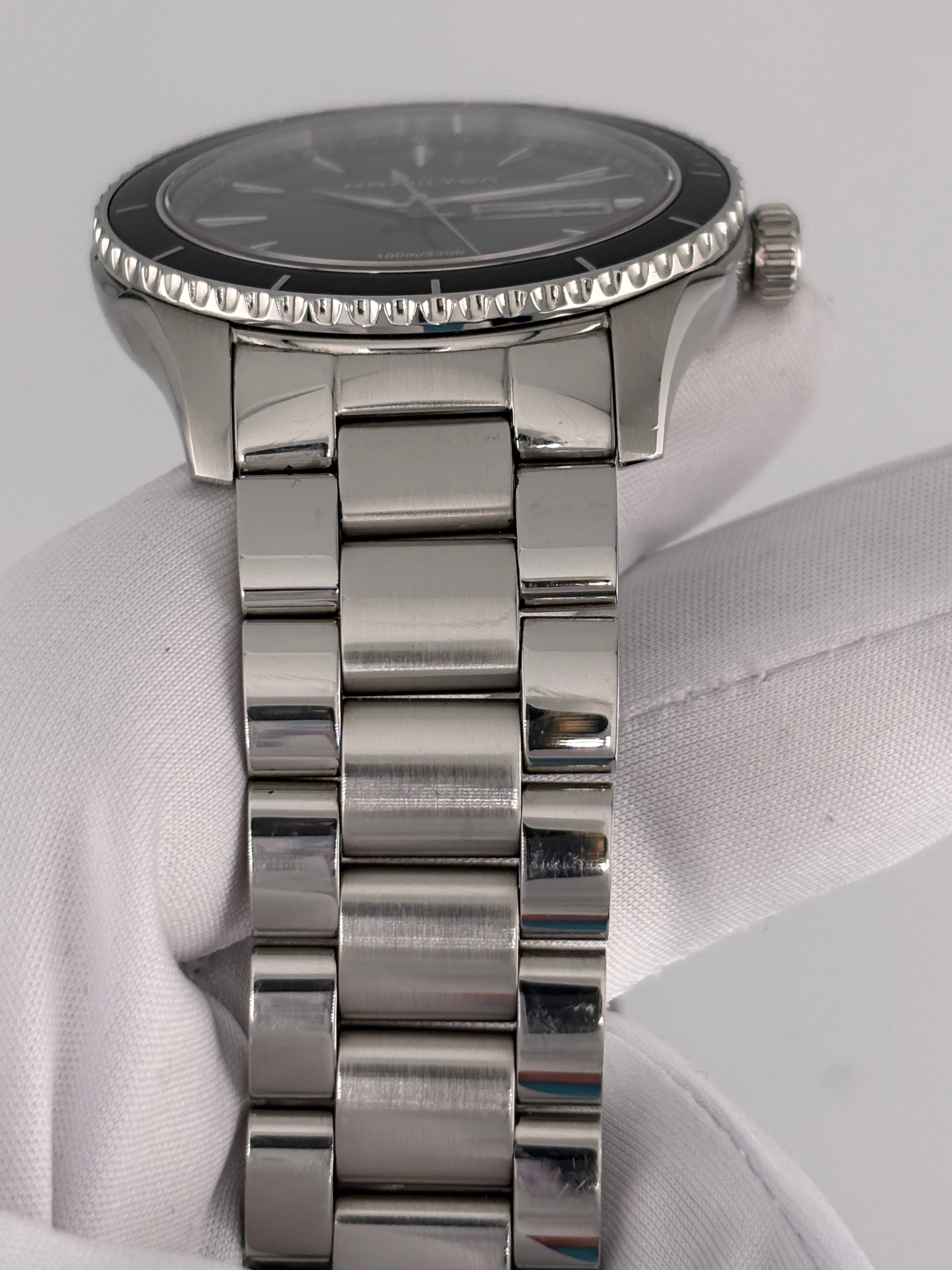 Hamilton Seaview H375110 Quartz 38mm Watch Full Set Great Condition