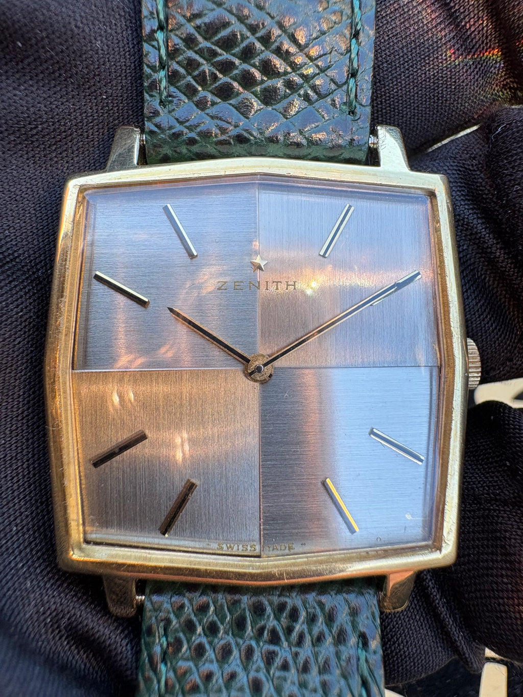 ZENITH 18K SECTOR DIAL – Rare Cushion Case