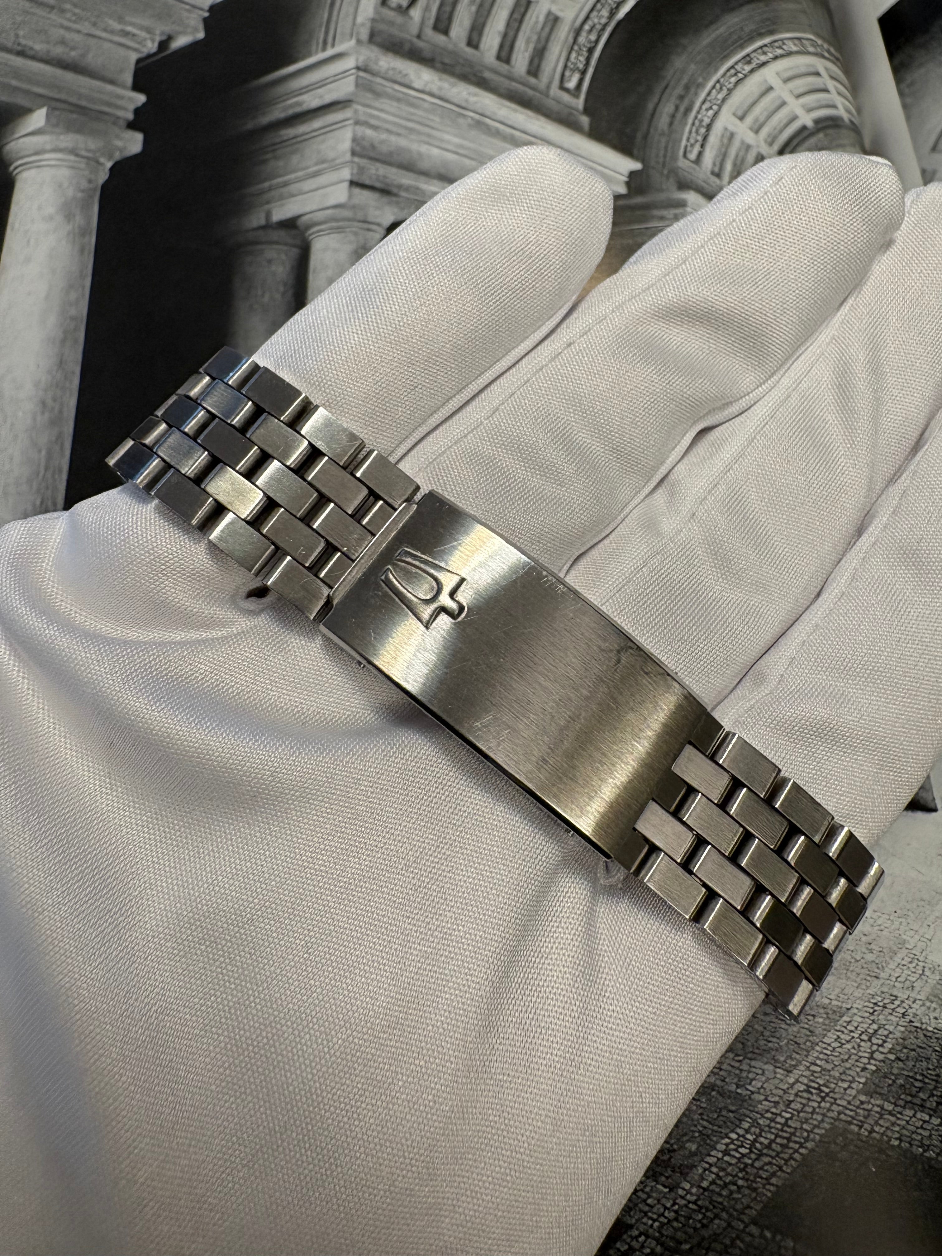 Bulova Accuquartz Vintage 1970s Hybrid Tuning Fork Quartz Watch