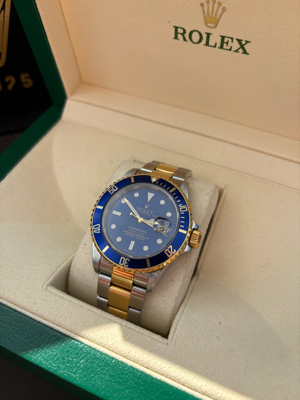 Rolex Submariner Date 16613 “Bluesy” (2002 Y-Serial) |