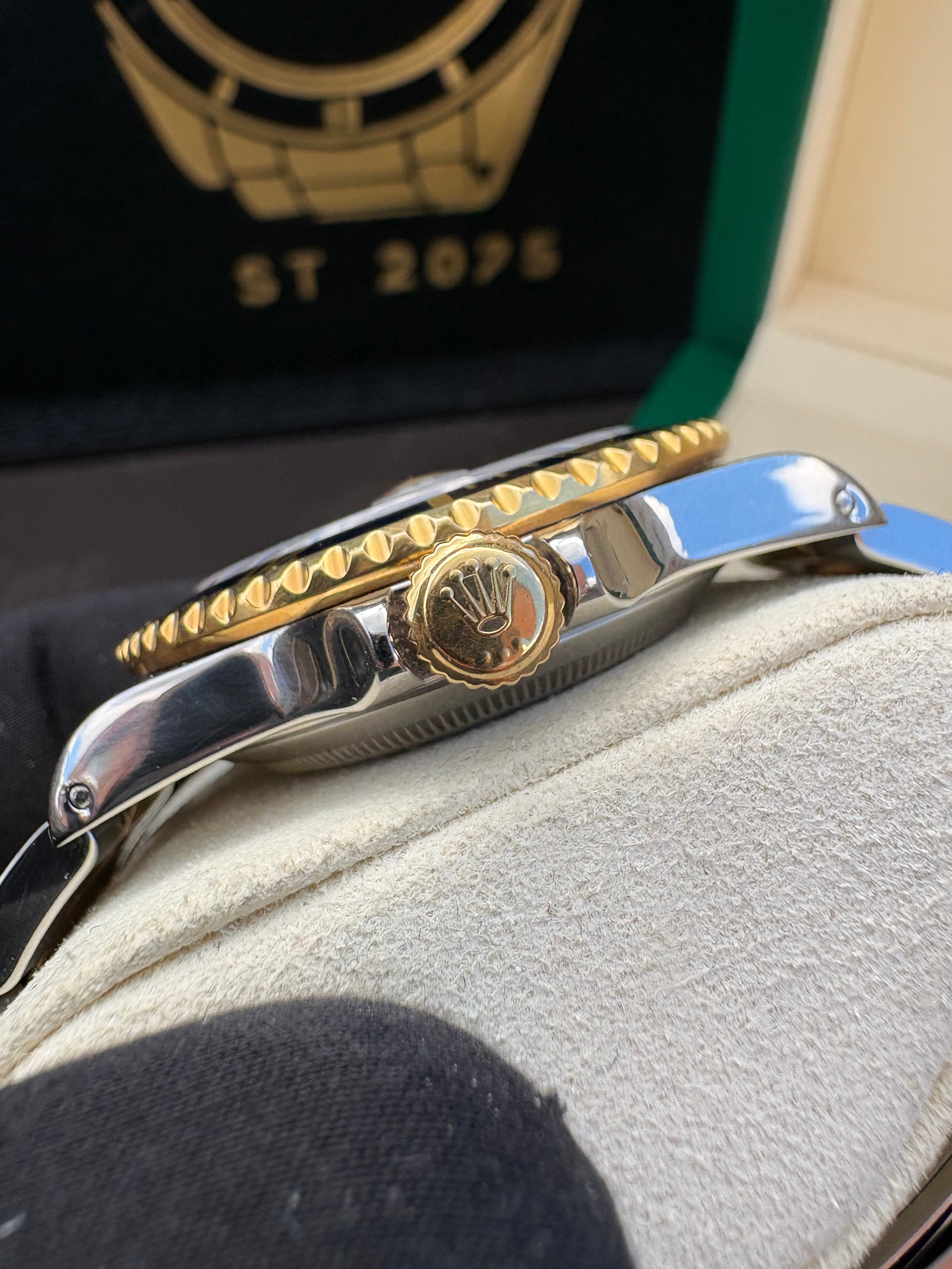 Rolex Submariner Date 16613 “Bluesy” (2002 Y-Serial) |