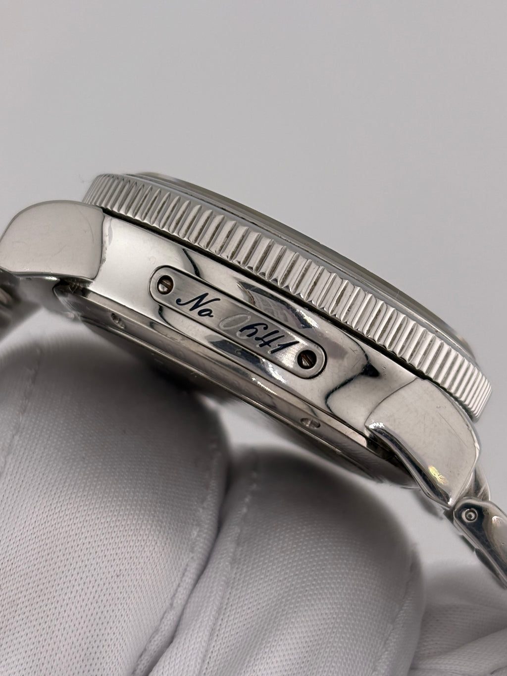 ULYSSE NARDIN Marine Chronograph – Ref. 353-88 – No. 0641 – Full Set