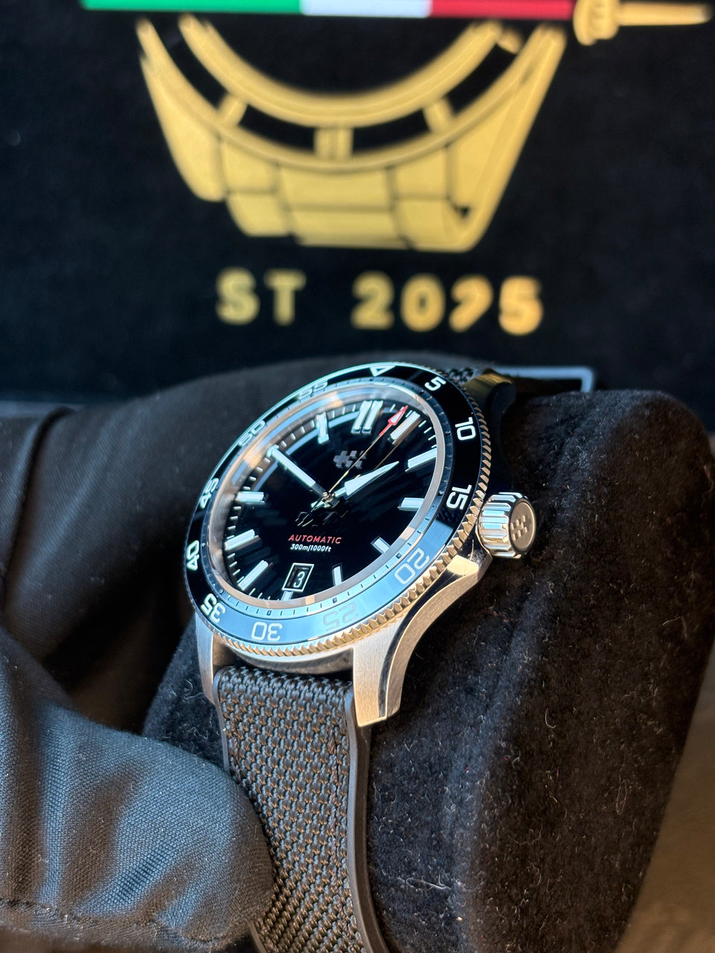 Christopher Ward C60 Trident Pro 300 Automatic 40mm – Full Set (2026)