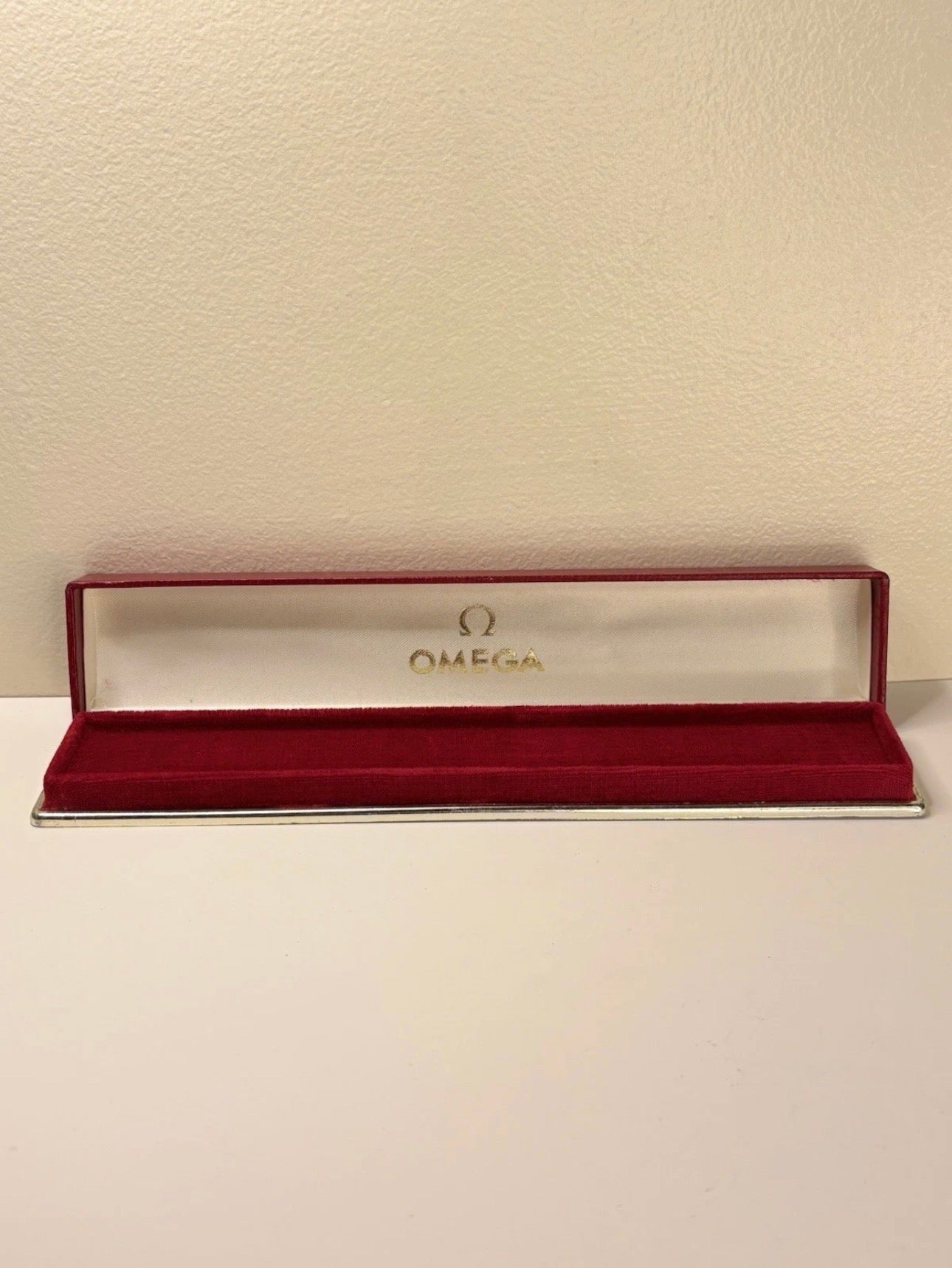 OMEGA Vintage Dress Watch – 14K Solid Gold – Calibre 269 – Manual Wind