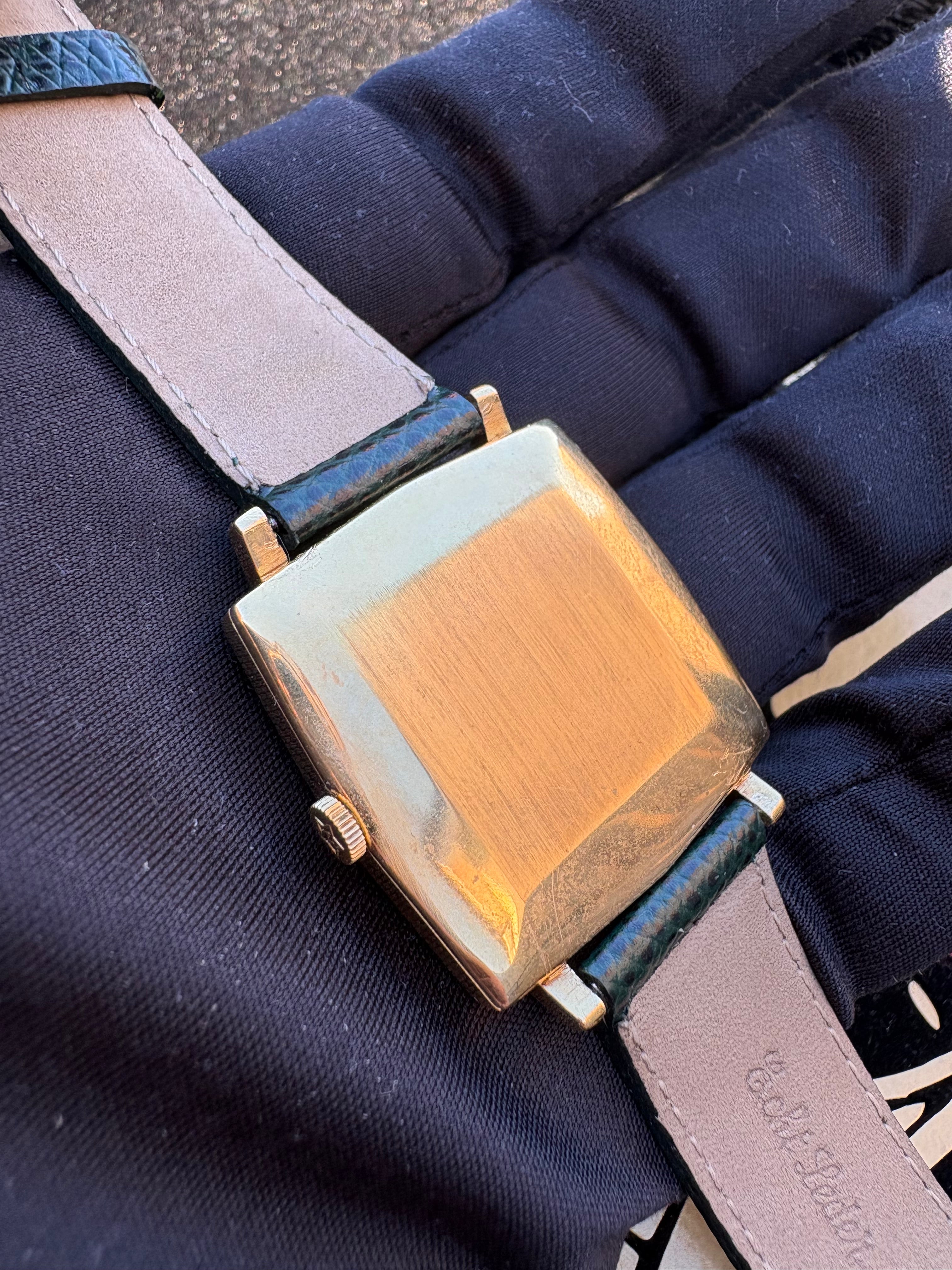 ZENITH 18K SECTOR DIAL – Rare Cushion Case