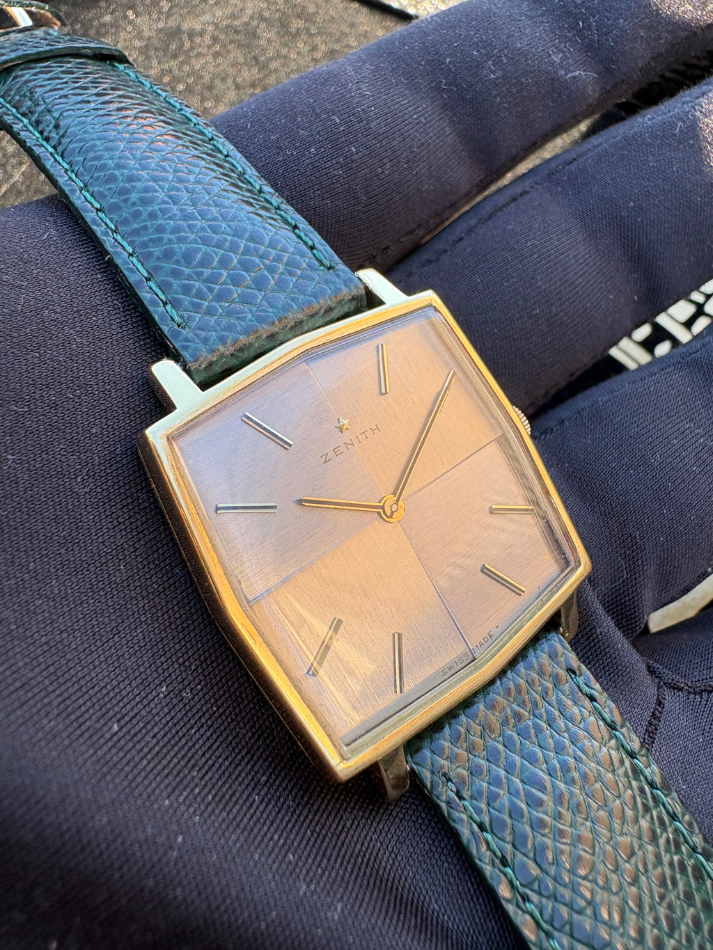 ZENITH 18K SECTOR DIAL – Rare Cushion Case