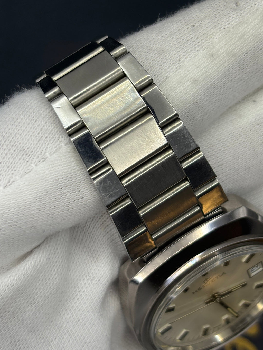 Helvetia Vintage Automatic – Swiss Made (c. 1960s–70s)