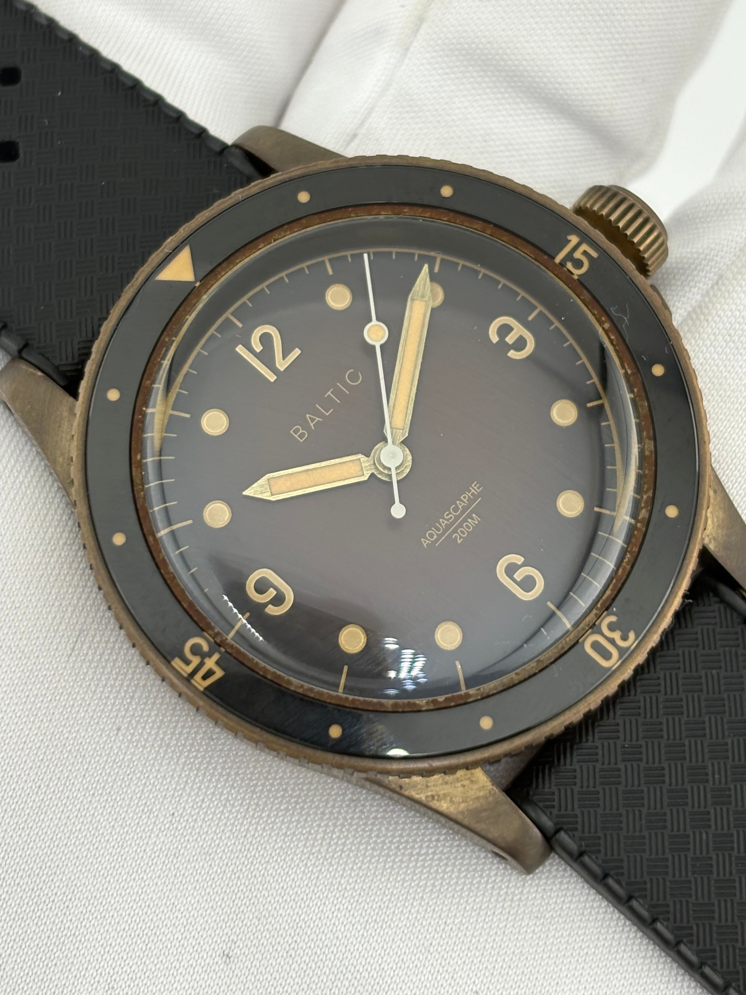 Baltic Aquascaphe Bronze 39mm – Brown Dial | Full Set |