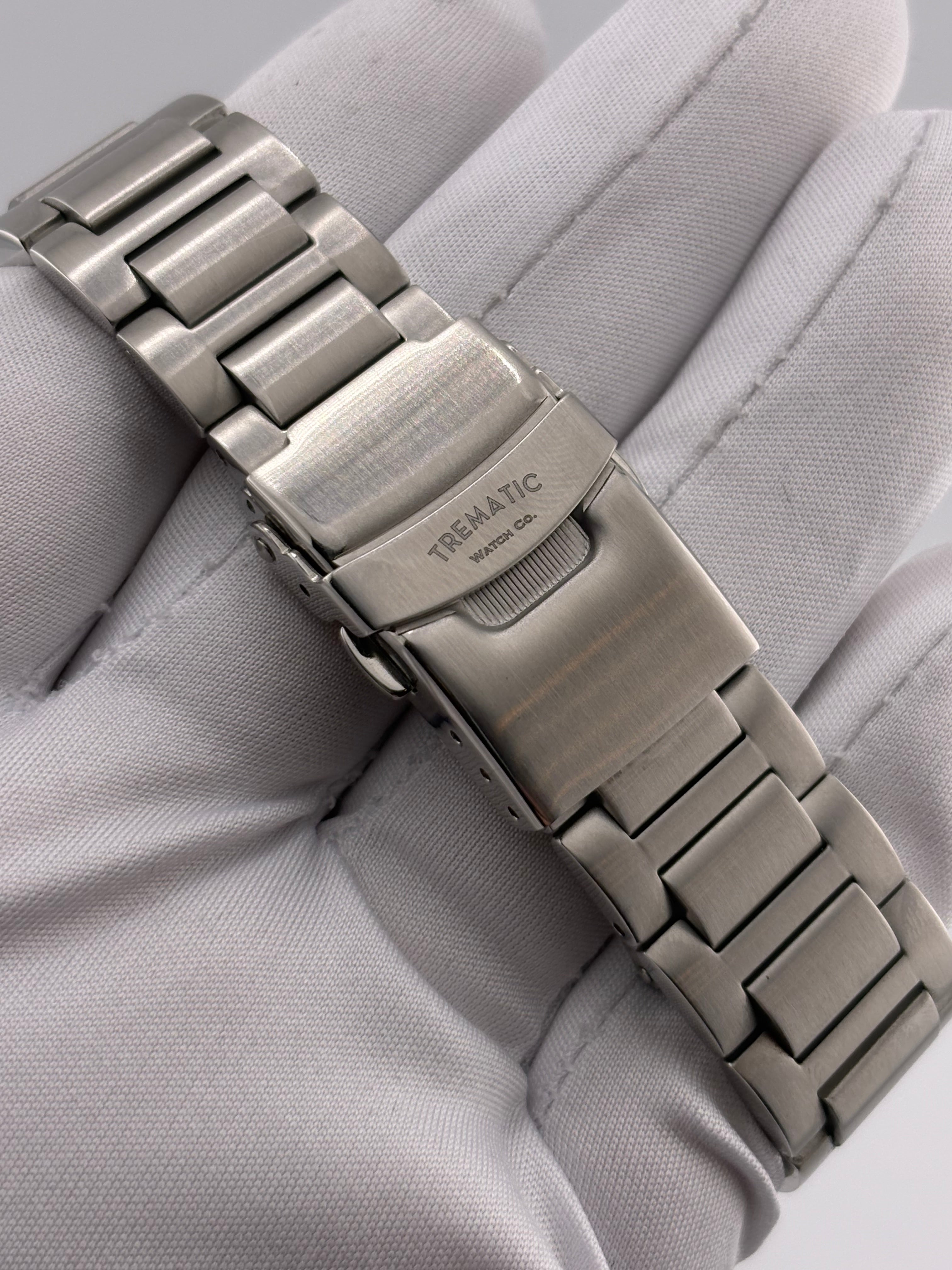 Trematic AC14 39mm Swiss Automatic Diver Sapphire 200m Excellent Condition