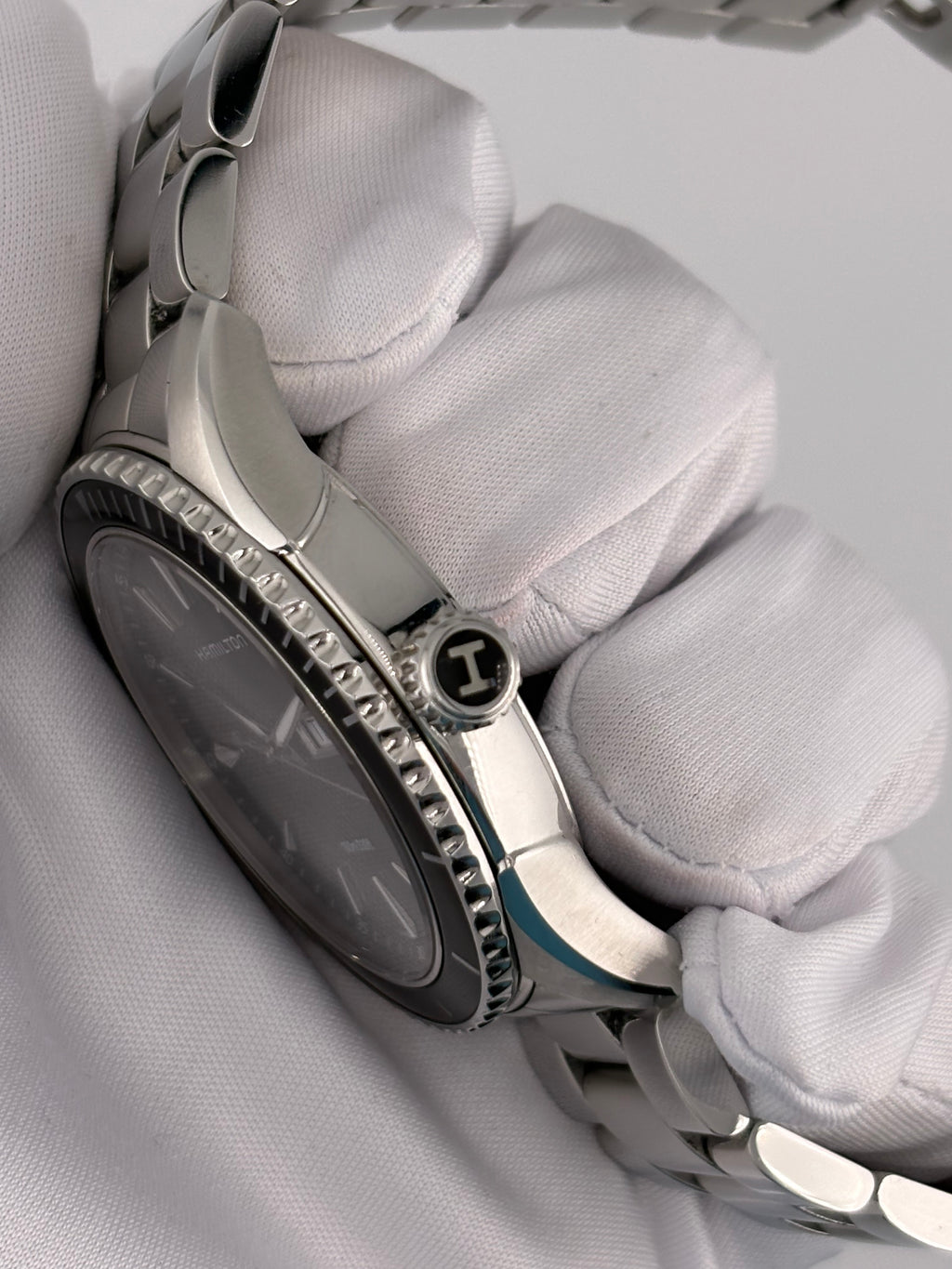 Hamilton Seaview H375110 Quartz 38mm Watch Full Set Great Condition