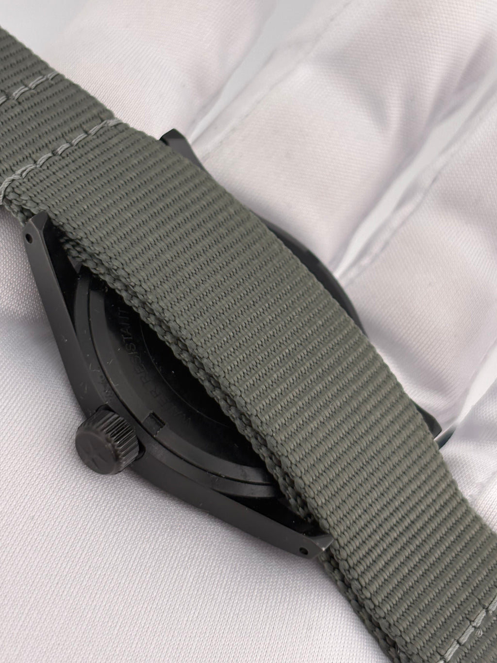 🔹 Hamilton Khaki Field Mechanical